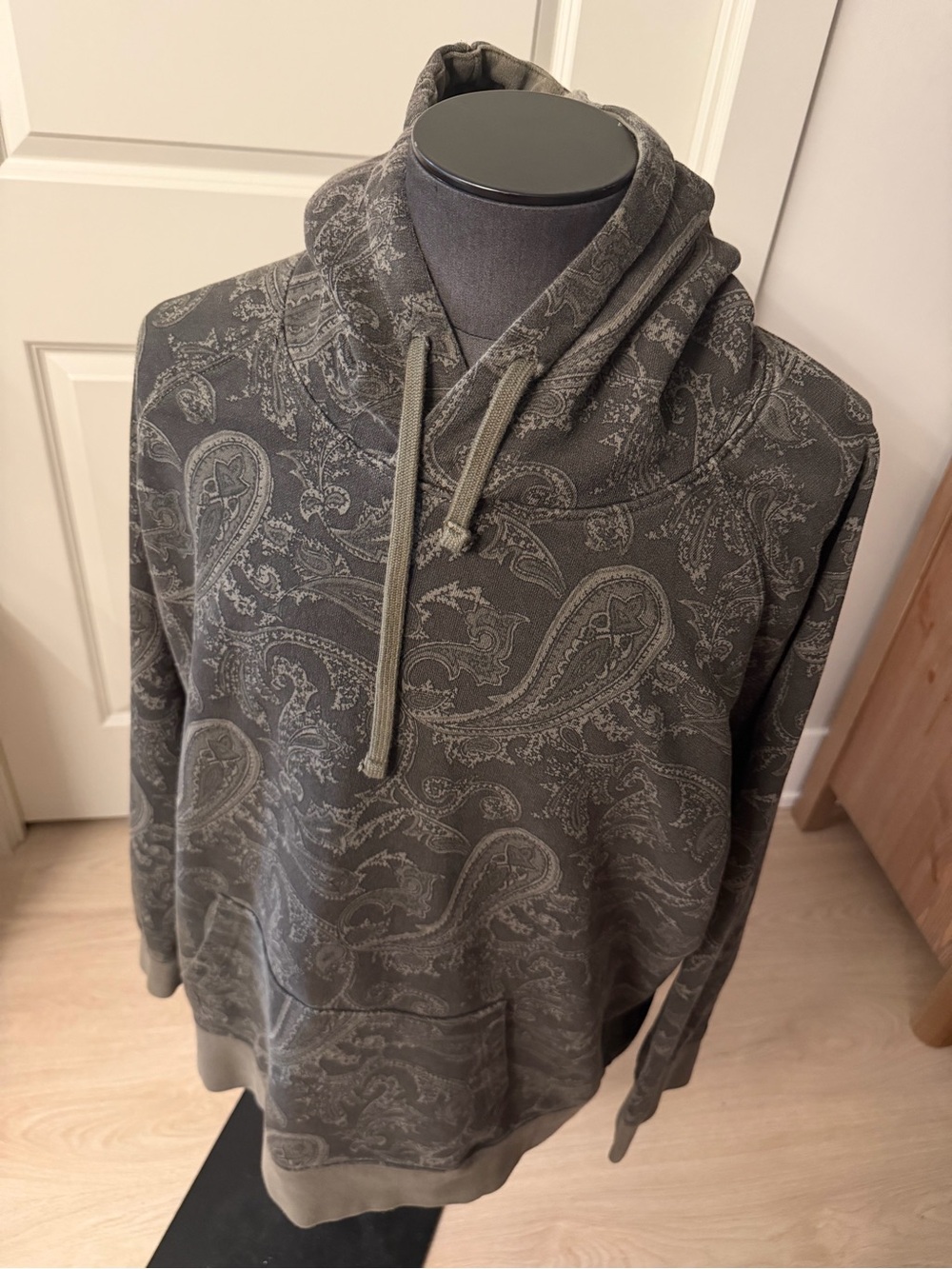 American Eagle Outfitters Men's Paisley Pullover Hoodie - Olive